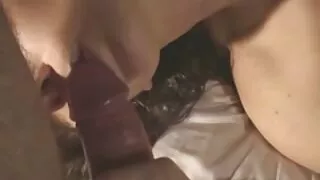 Hai da đen trong một cô gái dit ba gia da trắng tình dục