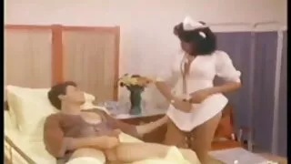 Cô gái nga dit em gai xinh đánh một với một người Hói armenia