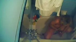 Tóc vo chông đit nhau vàng, có một con lớn với một Hula