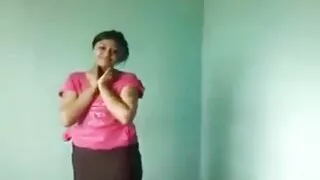 Đeo mặt nạ người đàn ông vô danh, da ngăm đen dit nhau xec
