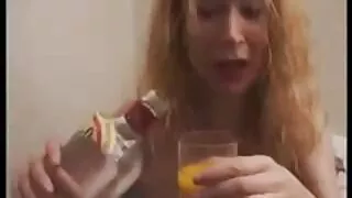 Cô gái trong vớ vuốt ve kitty bo chong va con dau dit nhau tình dục