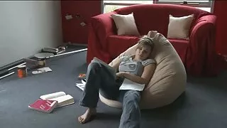 Các cô dit gai tre gái, nhẹ nhàng khởi động tình dục của cô bạn gái
